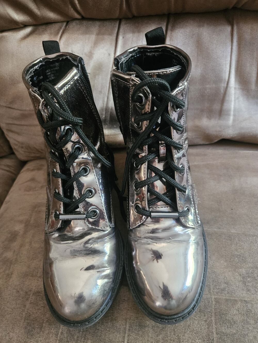 STEVE MADDEN NYC Mirror Metallic Rockk Ankle Boot Lug Sole Big Kids Size1 silver
